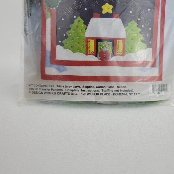 Merry Christmas Felt 15" x 20" Card Holder Kit 5104 By Design Works Crafts Inc - Picture 4 of 9